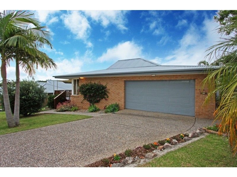 3 Blaxland Crescent, Sunshine Bay NSW 2536