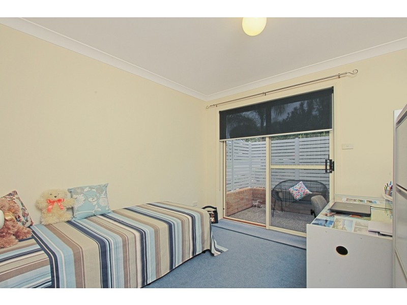 3 Blaxland Crescent, Sunshine Bay NSW 2536