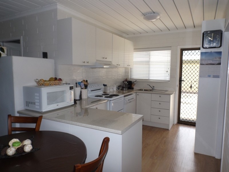 1/10 Catlin Avenue, Batemans Bay NSW 2536