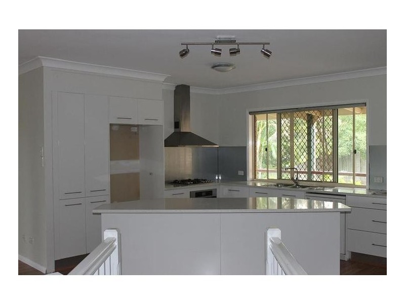 3 Carroll Court, Arana Hills QLD 4054