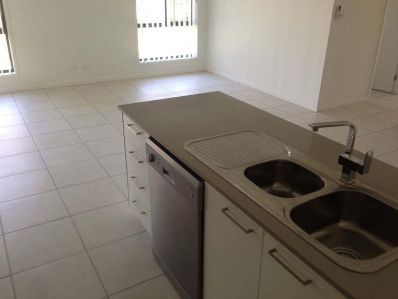 2/11 Poole Crt, Caboolture QLD 4510