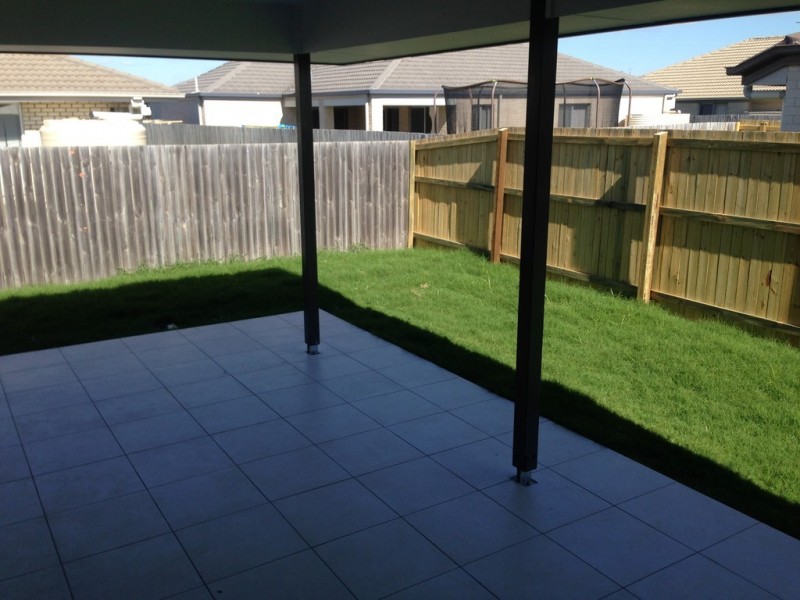 2/11 Poole Crt, Caboolture QLD 4510