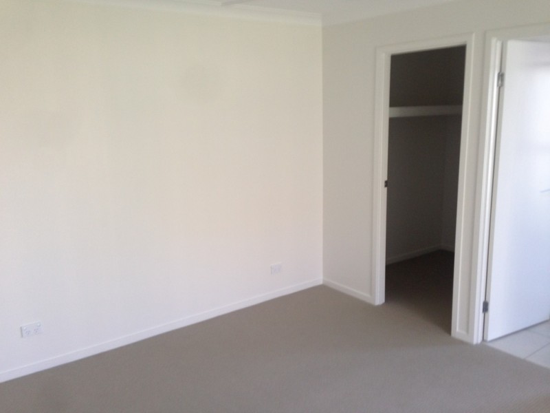 2/11 Poole Crt, Caboolture QLD 4510
