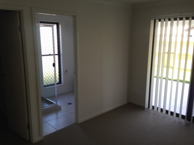 2/11 Poole Crt, Caboolture QLD 4510
