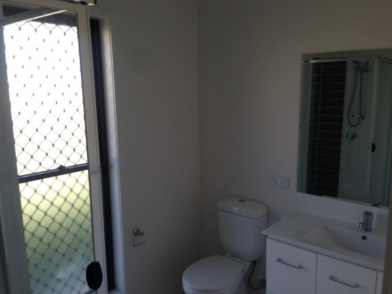 2/11 Poole Crt, Caboolture QLD 4510