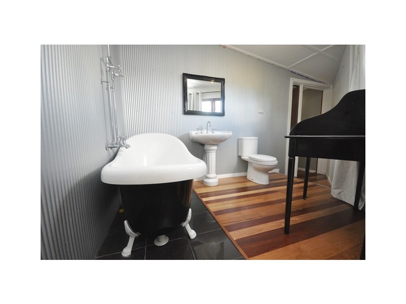 32 Young Road, Narangba QLD 4504