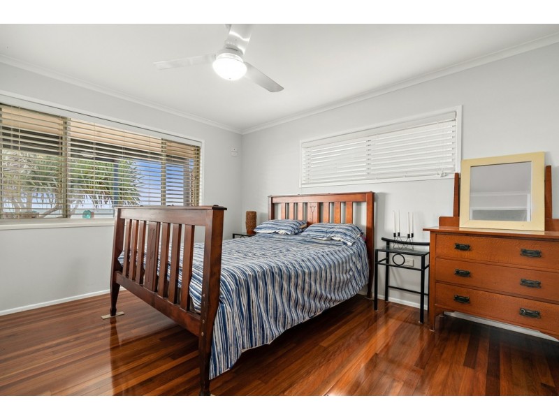 28 Bayside Dve, Beachmere QLD 4510