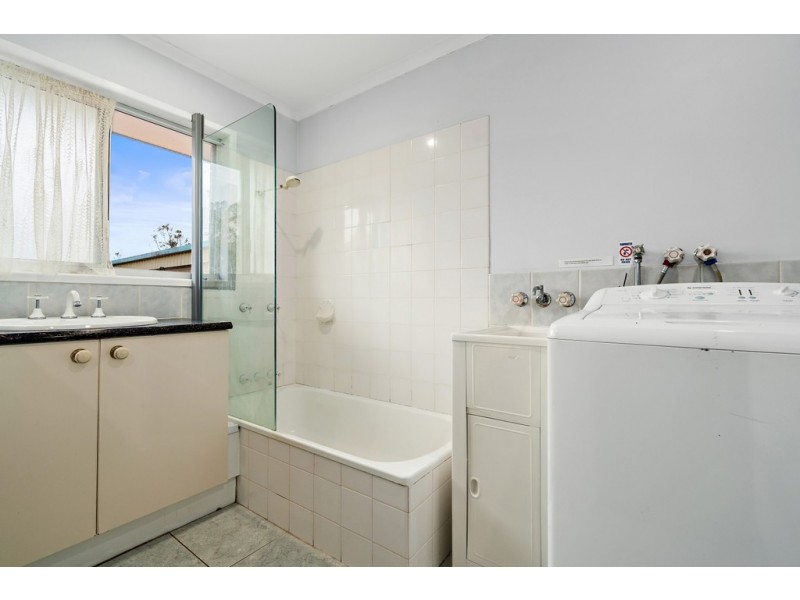 28 Bayside Dve, Beachmere QLD 4510