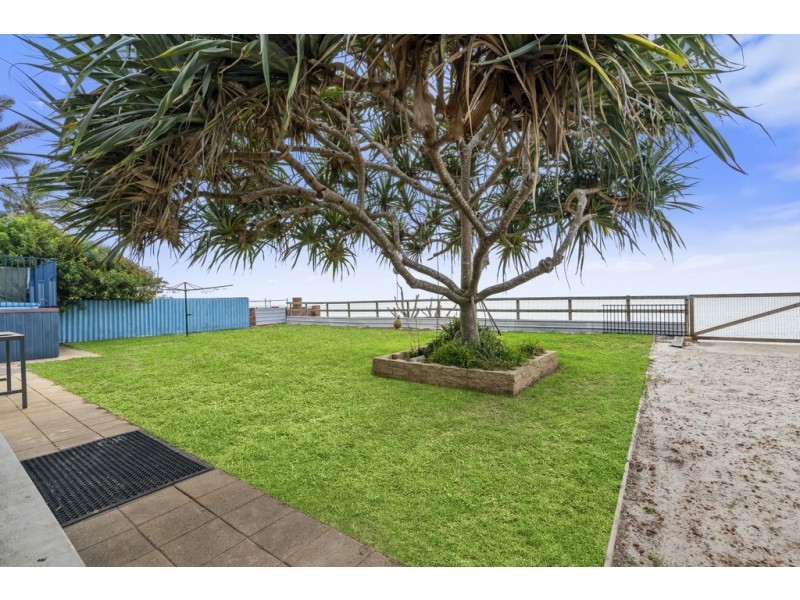 28 Bayside Dve, Beachmere QLD 4510
