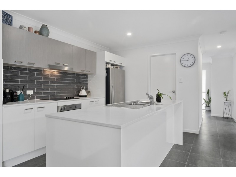 18 Pandora St, Burpengary QLD 4505