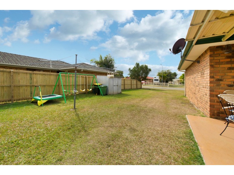 15 Summerfield Dr, Caboolture QLD 4510