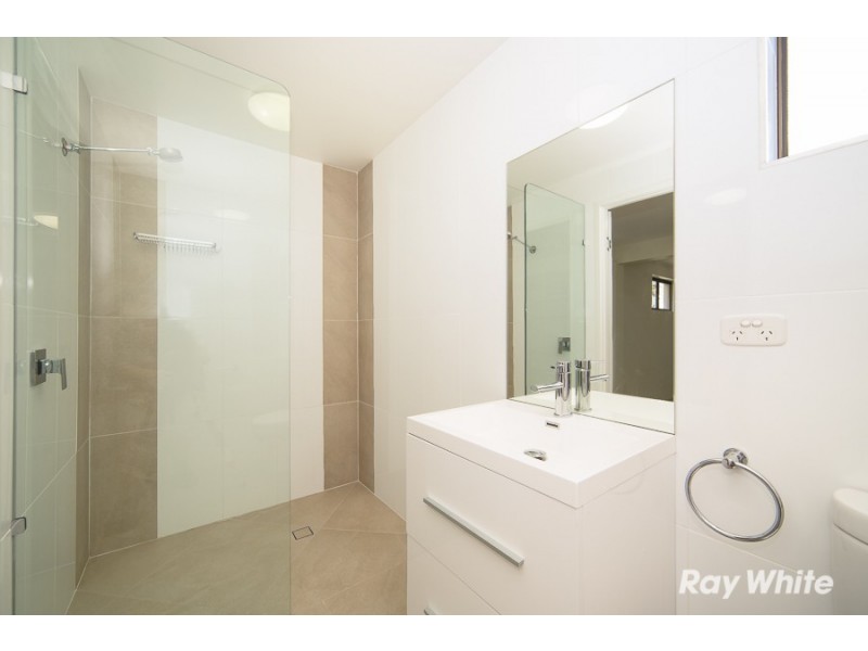 102 Biggs Street, Beachmere QLD 4510