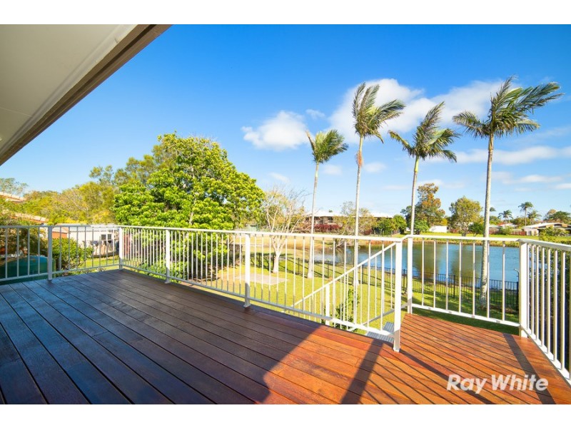 102 Biggs Street, Beachmere QLD 4510