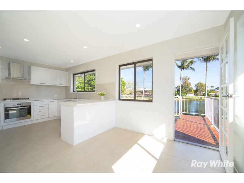 102 Biggs Street, Beachmere QLD 4510