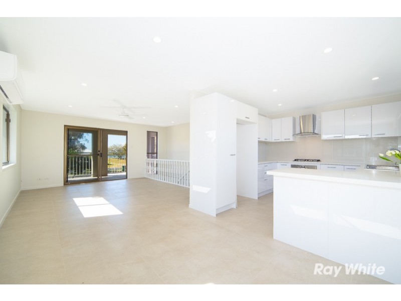 102 Biggs Street, Beachmere QLD 4510