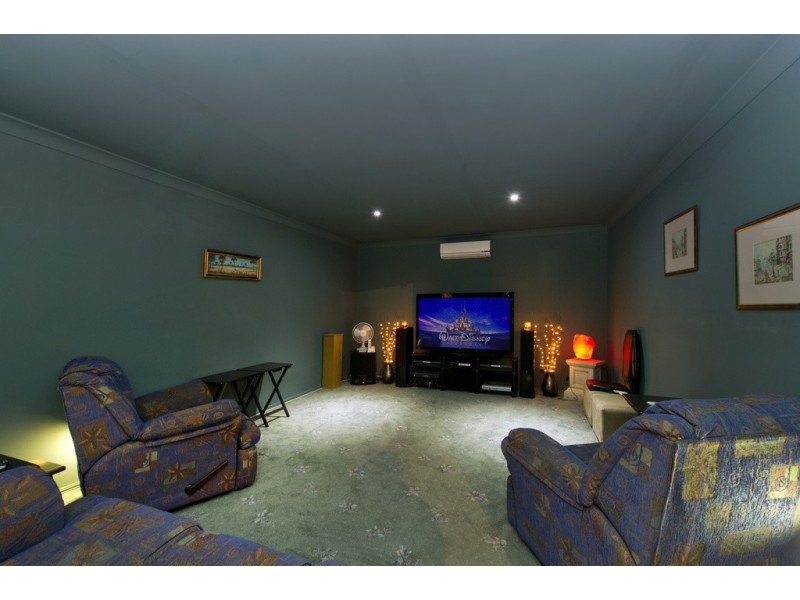 25 Glady Ave, Caboolture QLD 4510