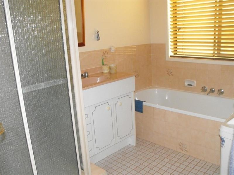 16 G S Wilson Drive, Nanango QLD 4615