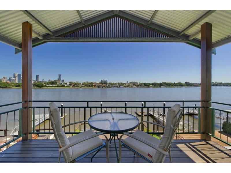 32 Wynnum Road, Norman Park QLD 4170