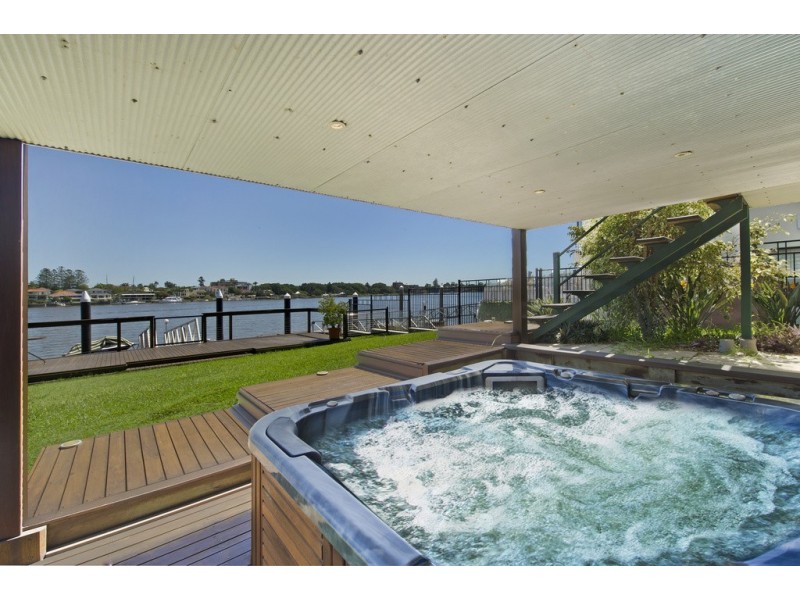 32 Wynnum Road, Norman Park QLD 4170
