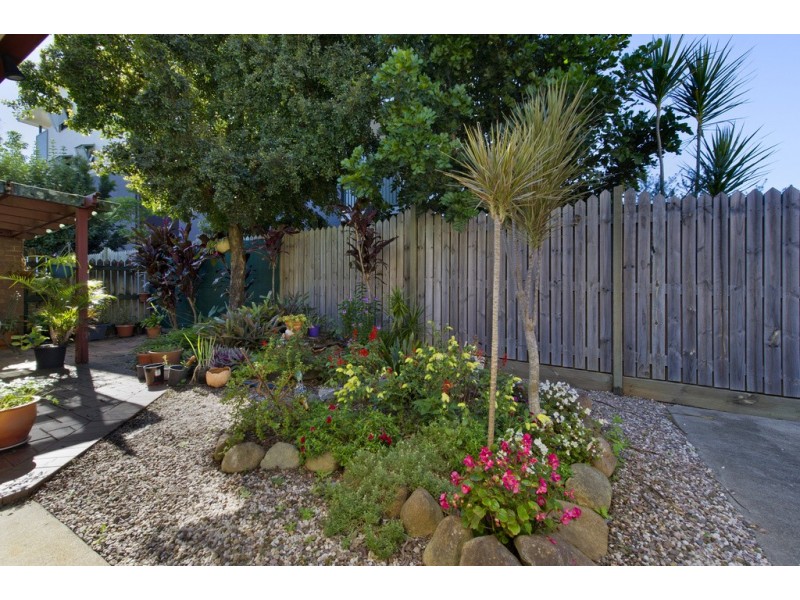 2/122 King Street, Caboolture QLD 4510