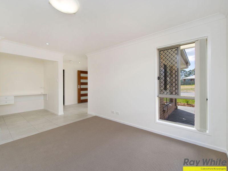 37 Pinegrove St, Morayfield QLD 4506