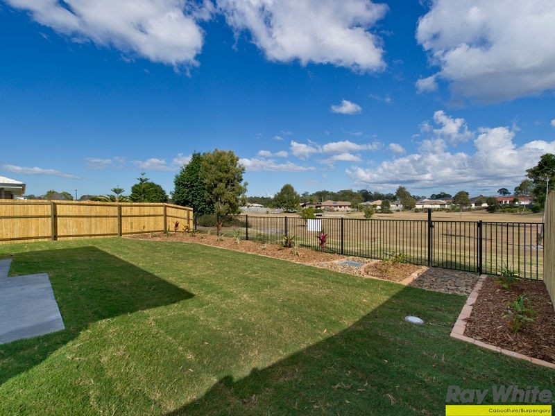 37 Pinegrove St, Morayfield QLD 4506