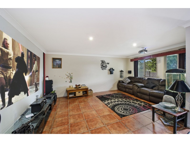 27 Abbey Road, Caboolture QLD 4510