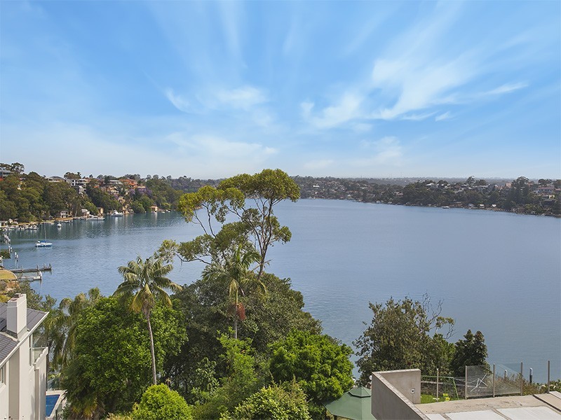 18 Pleasant Way, Blakehurst NSW 2221