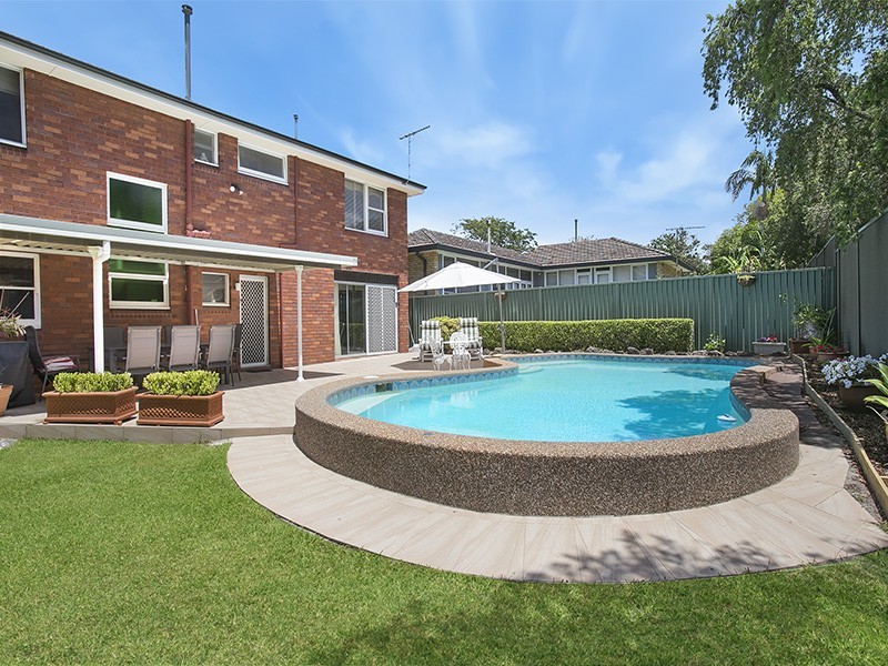 17 Queanbeyan Avenue, Miranda NSW 2228