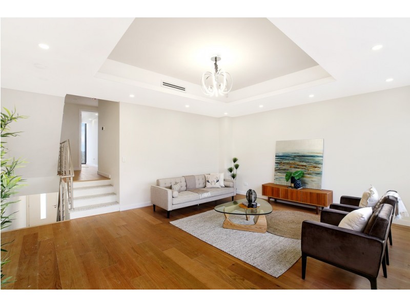 2/8-12 Murralin Lane, Sylvania NSW 2224