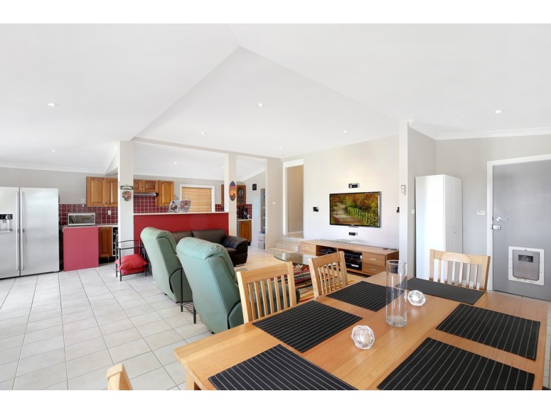 77 Novara Crescent, Como NSW 2226