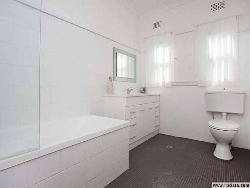 7 Aldgate Street, Sutherland NSW 2232