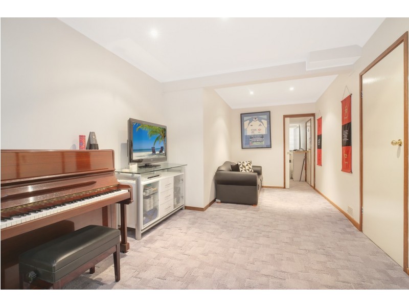 17 Glenhaven Place, Oyster Bay NSW 2225