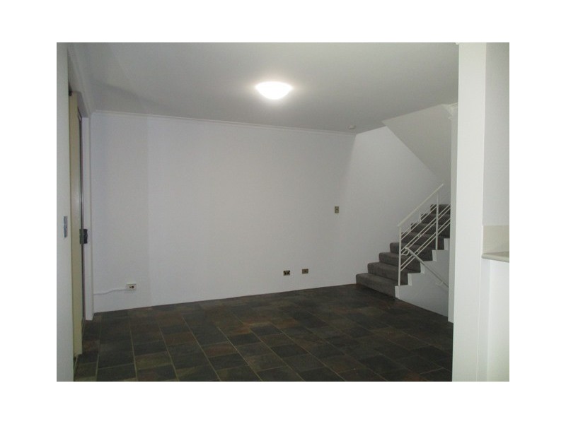 11/81 Bath Road, Kirrawee NSW 2232