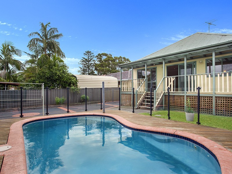 75 Rocklea Crescent, Sylvania NSW 2224