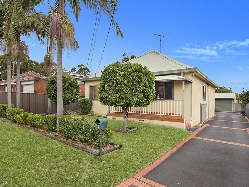 75 Rocklea Crescent, Sylvania NSW 2224