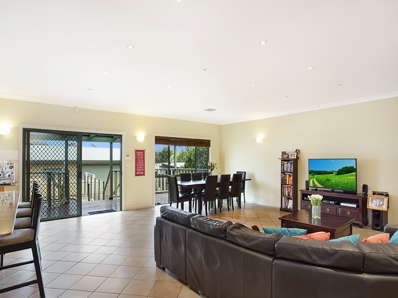 75 Rocklea Crescent, Sylvania NSW 2224