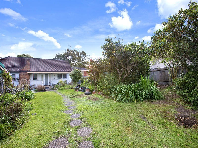 89 Oak Road, Kirrawee NSW 2232
