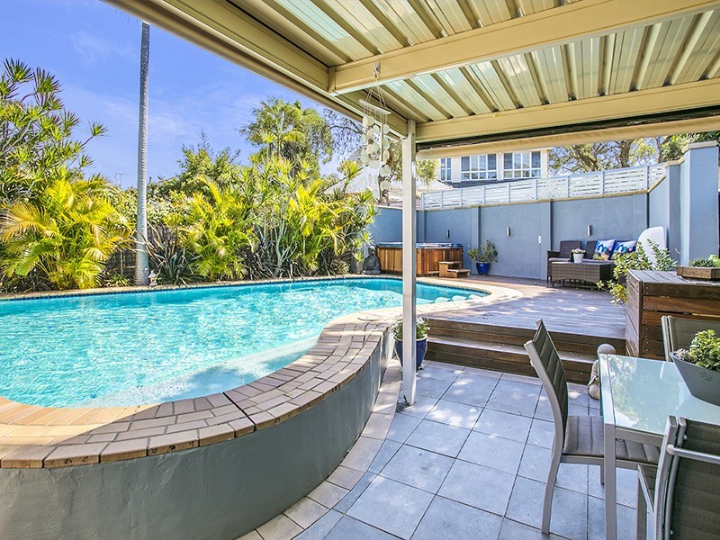 11 Leichhardt Crescent, Sylvania NSW 2224