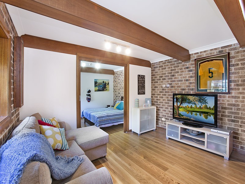 11 Leichhardt Crescent, Sylvania NSW 2224