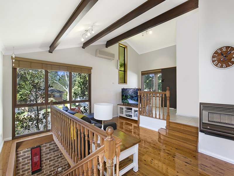 11 Leichhardt Crescent, Sylvania NSW 2224