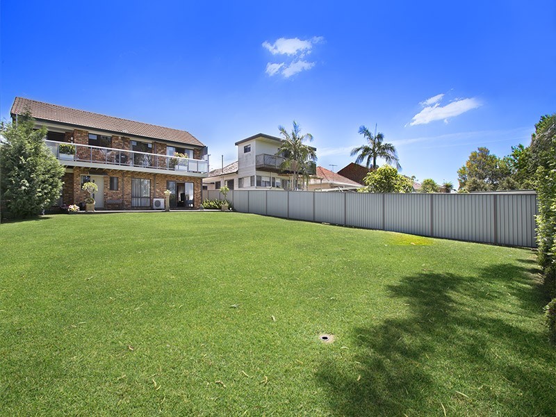 18 Macfarlane Parade, Sylvania NSW 2224