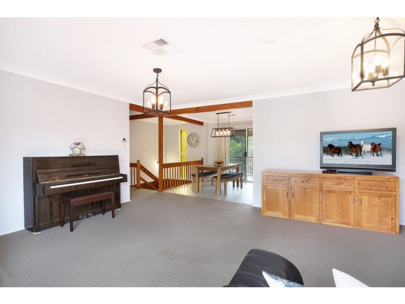 8 Van Buren Circuit, Bonnet Bay NSW 2226