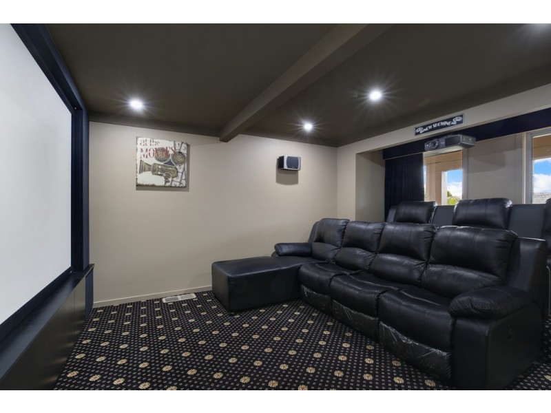 9 Solveig Crescent, Kareela NSW 2232