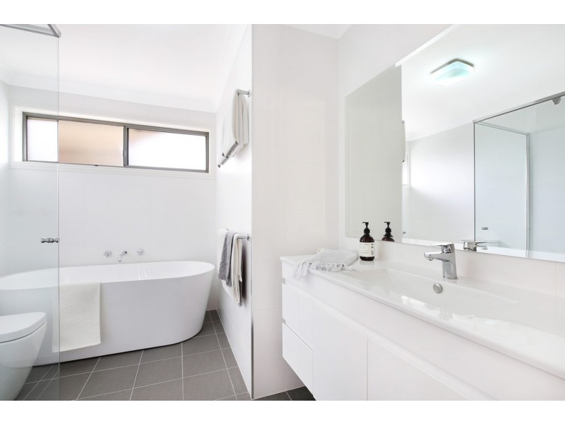 8 Juvenis Avenue, Oyster Bay NSW 2225