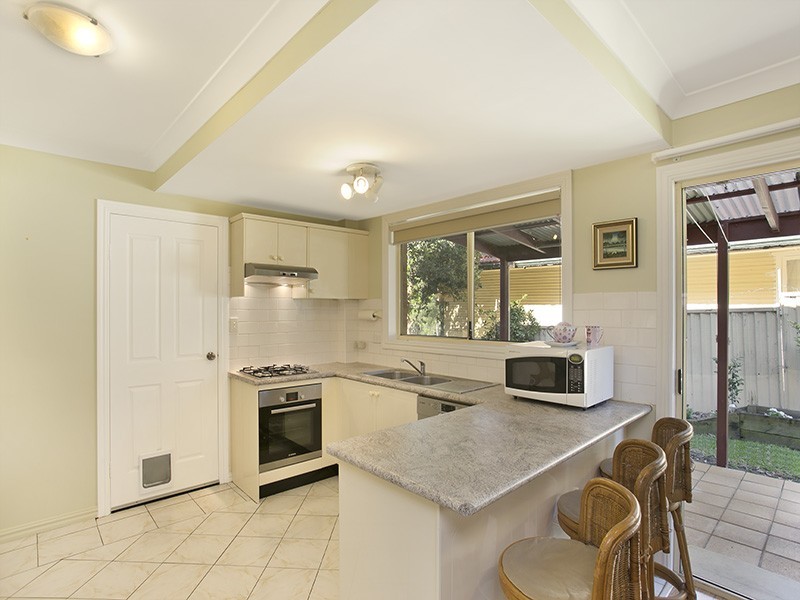 2/305 Forest Road, Sutherland NSW 2232