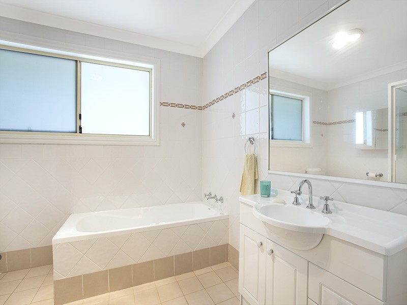 2/305 Forest Road, Sutherland NSW 2232