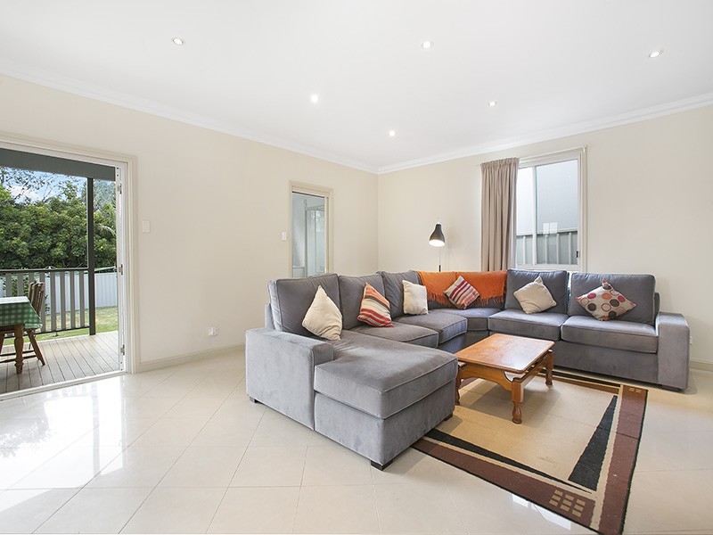 16 Balfour Avenue, Caringbah NSW 2229