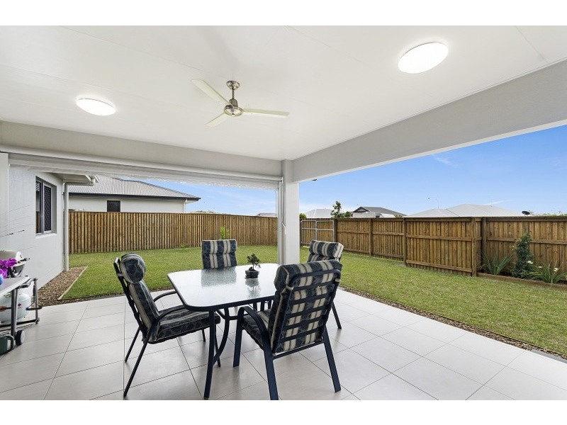 2 Lanford Street, Bushland Beach QLD 4818
