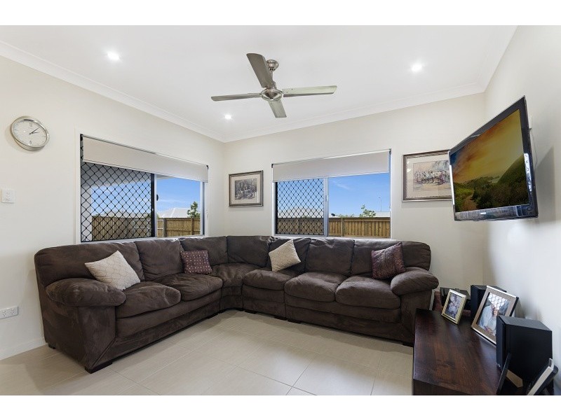 2 Lanford Street, Bushland Beach QLD 4818